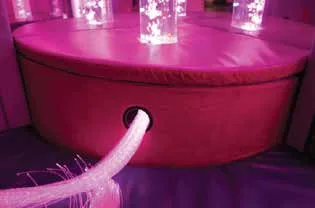 Cushioned Bubble Tube Platform – Curved